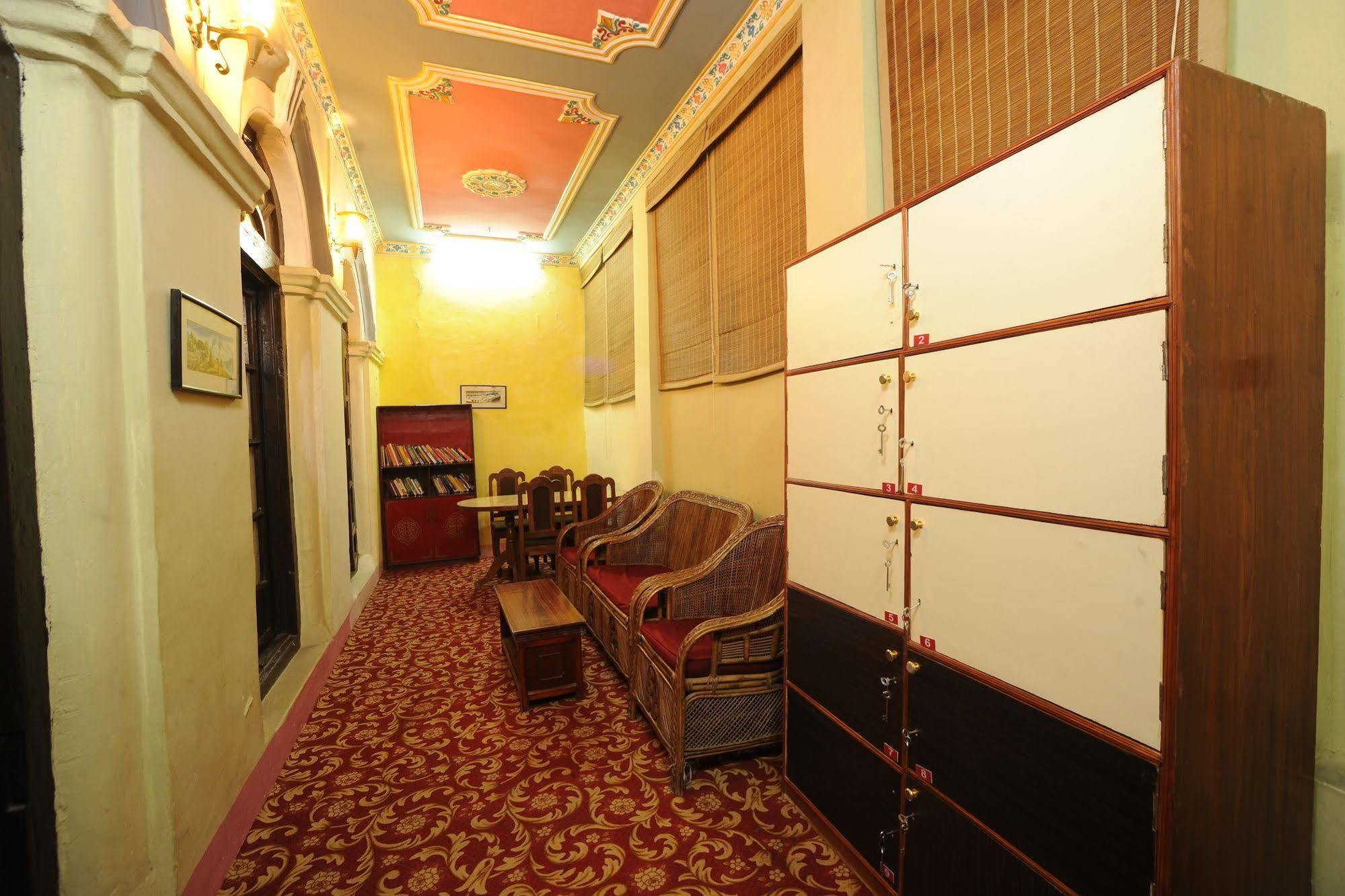 Hotel Himalaya Yoga Kathmandu Esterno foto