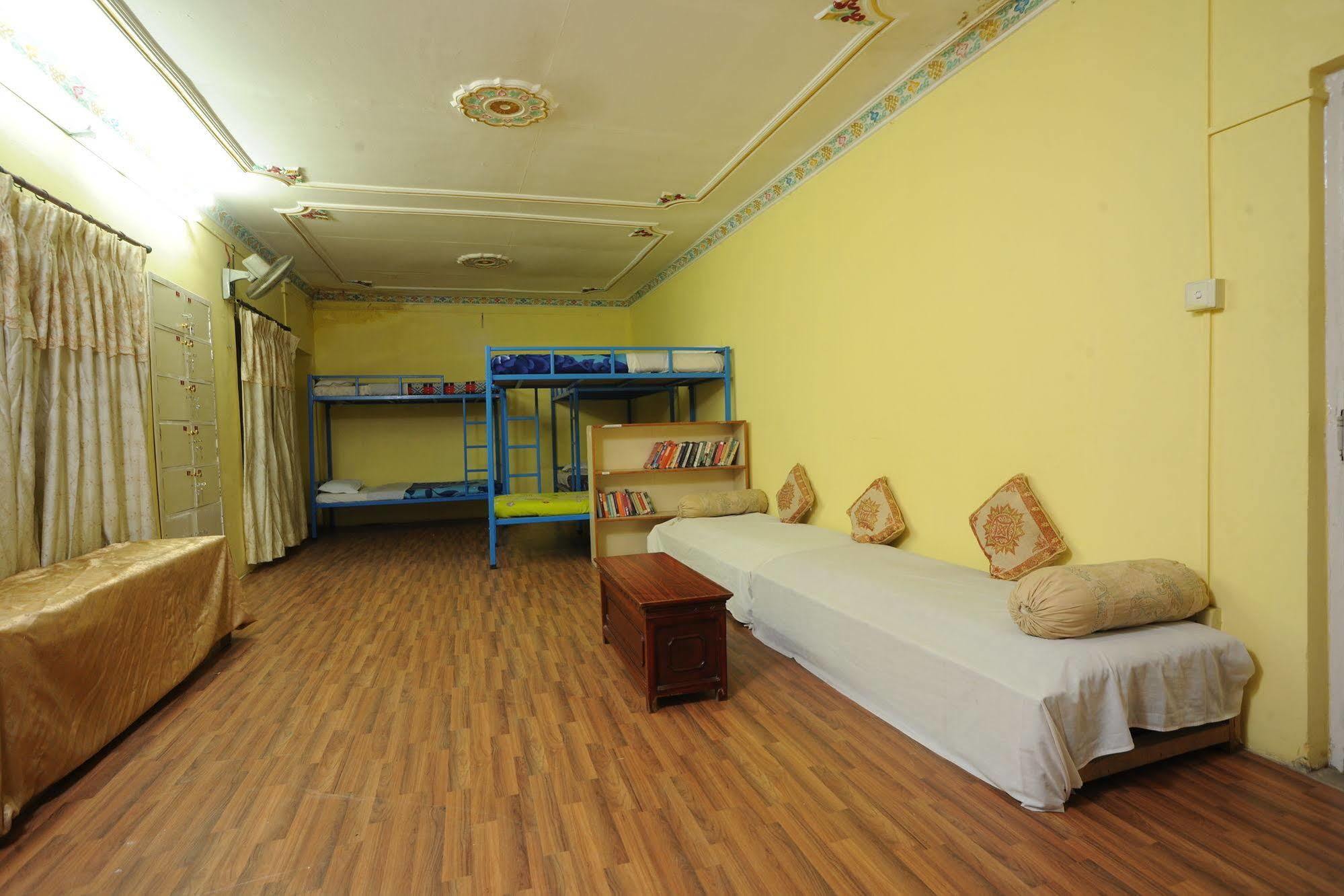 Hotel Himalaya Yoga Kathmandu Esterno foto
