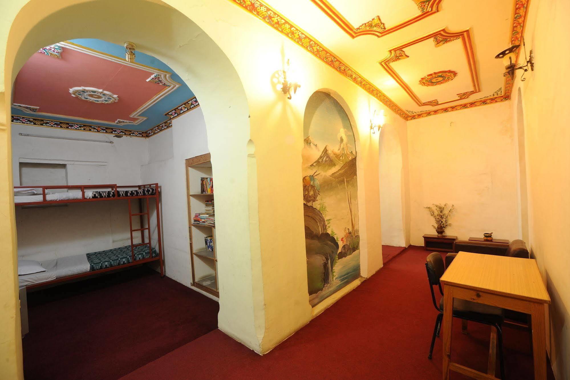 Hotel Himalaya Yoga Kathmandu Esterno foto