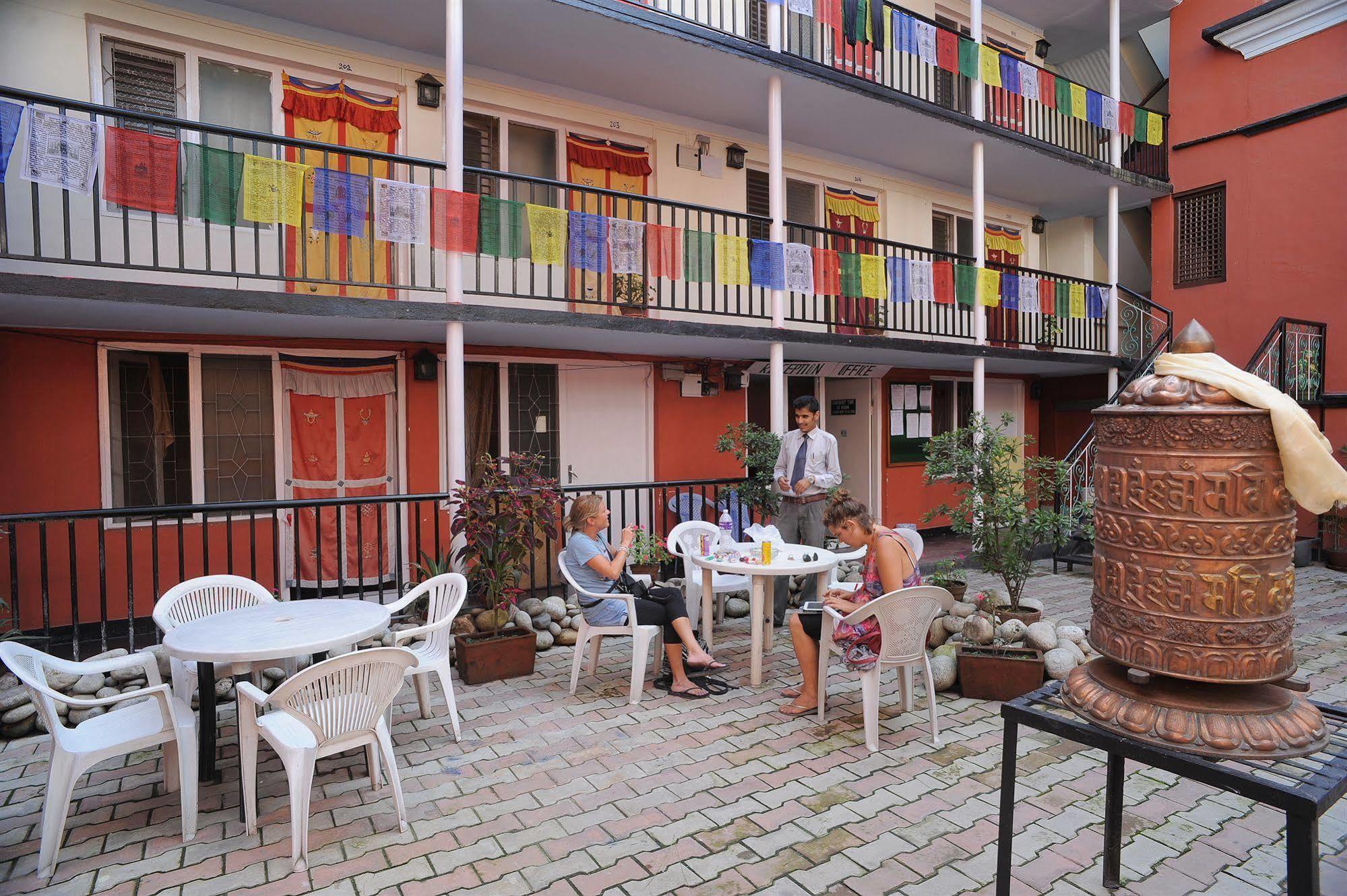 Hotel Himalaya Yoga Kathmandu Esterno foto